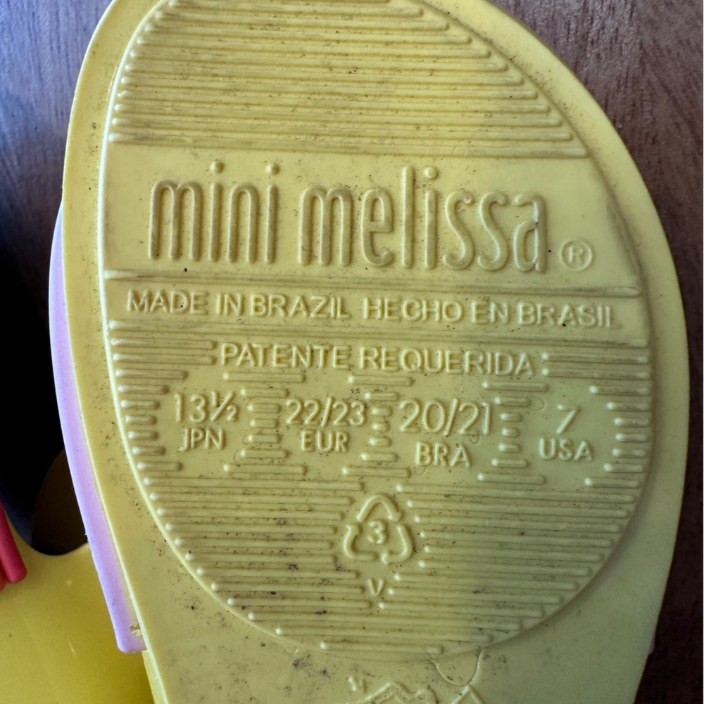 Mini Melissa UltraGirl Sunny Day Mary Jane’s - Picture 5 of 5